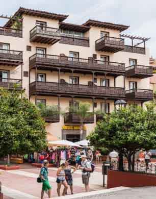 hotel monopol Phellower Phe Festival 2026