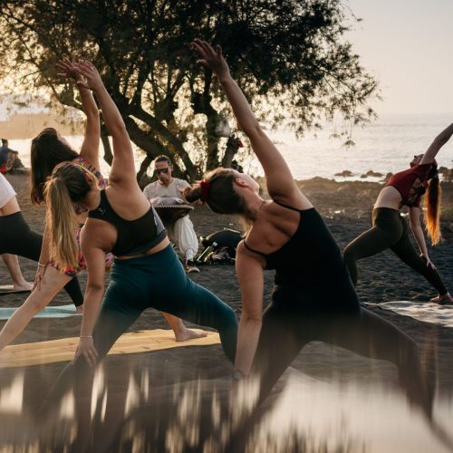 YOGA DANCE FLOW- Explora el movimiento más allá de las formas